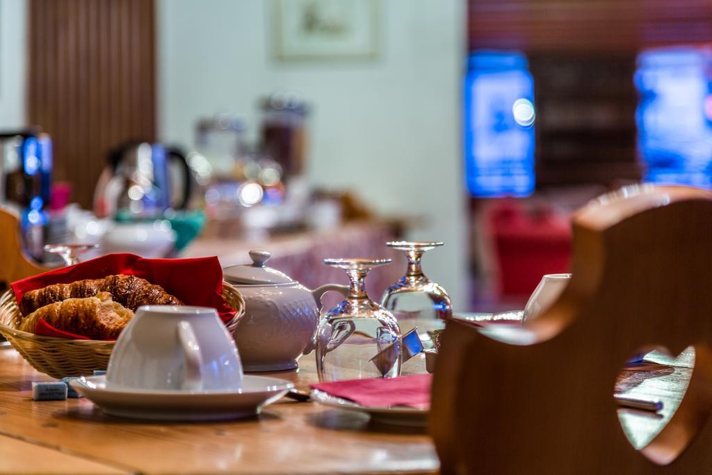 Les Cretes Blanches Hotel Val d'Isere Bagian luar foto