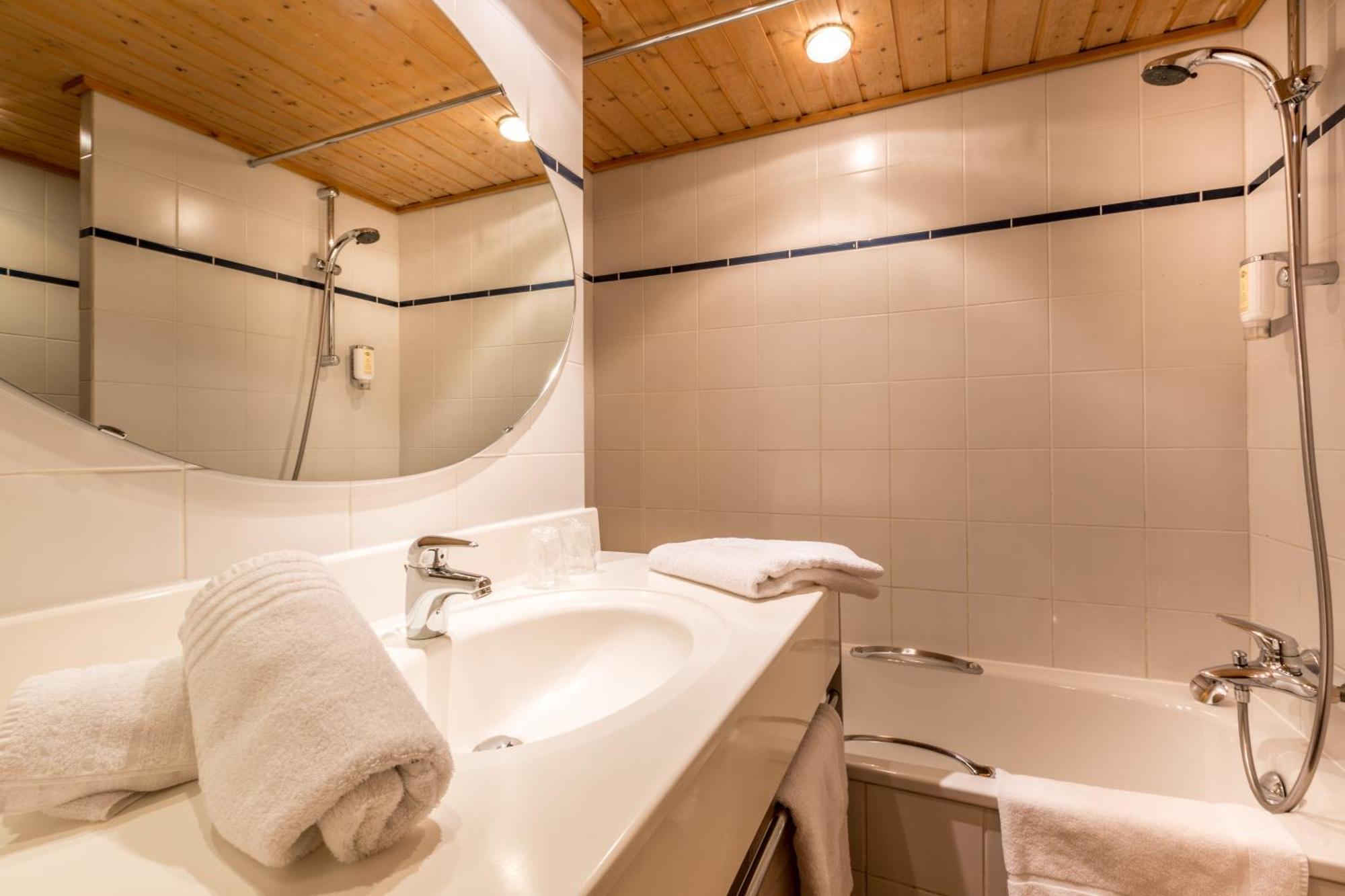 Les Cretes Blanches Hotel Val d'Isere Ruang foto
