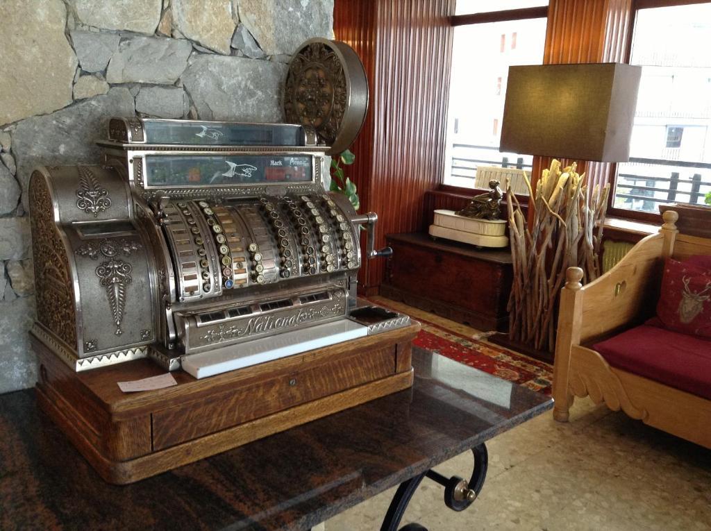 Les Cretes Blanches Hotel Val d'Isere Bagian luar foto