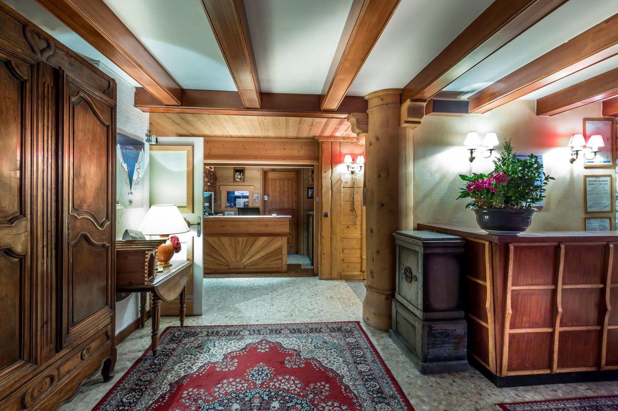 Les Cretes Blanches Hotel Val d'Isere Bagian luar foto
