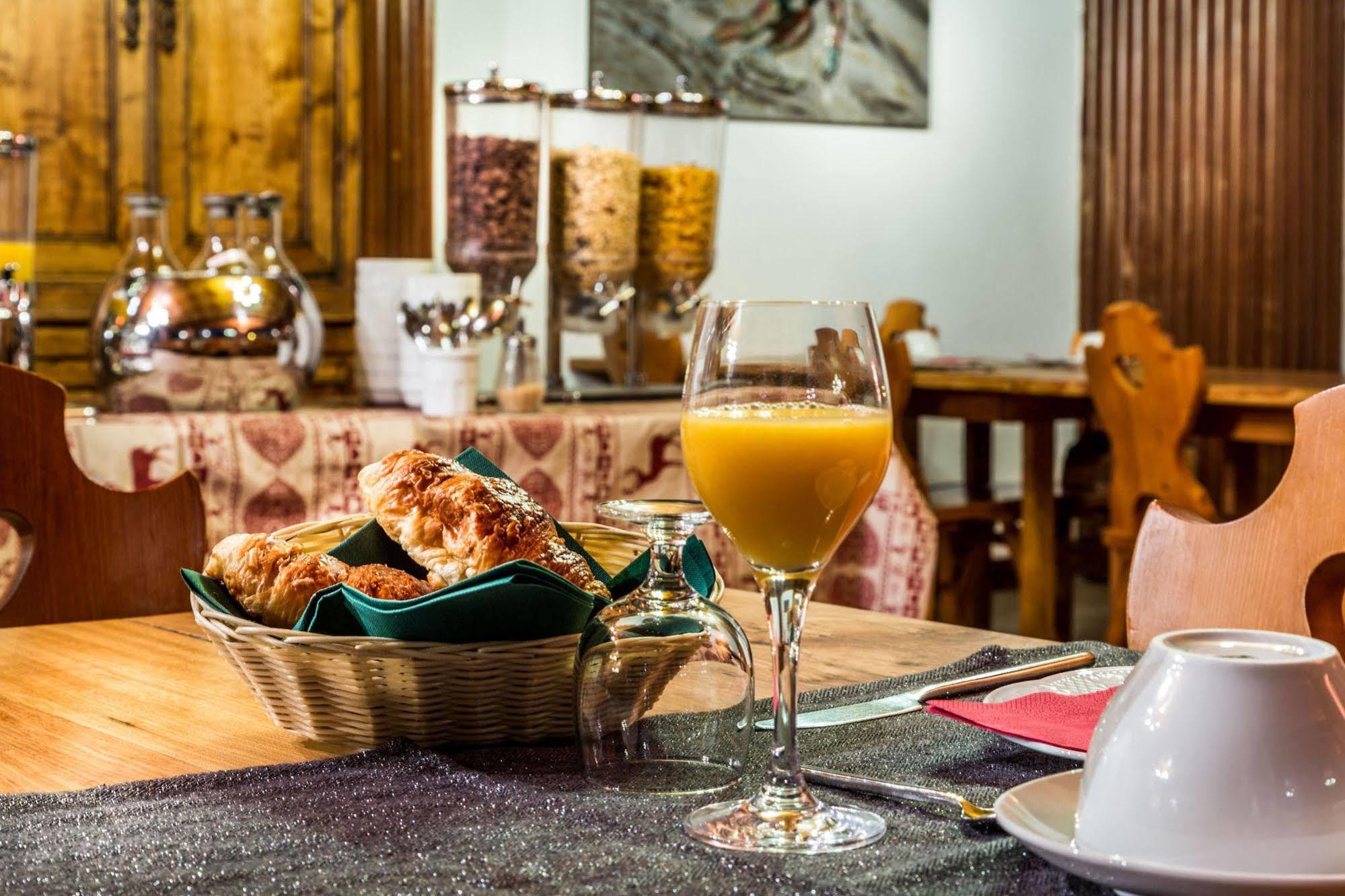 Les Cretes Blanches Hotel Val d'Isere Bagian luar foto